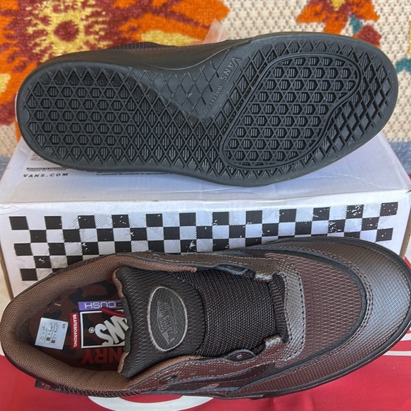 Vans Wayvee
(Justin Henry) Coffebean
VNOA5JIA8AC
WMNS sneakers - athletic shoes - Picture 4 of 16